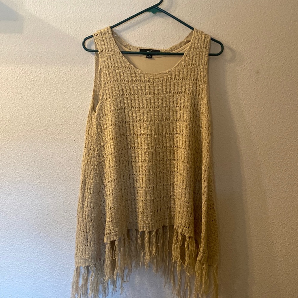 GNW knitted fringe bottom tank top size small